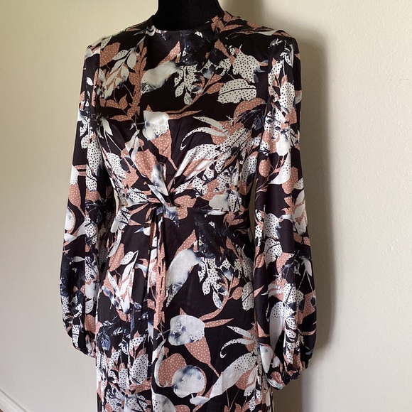 Neon Blush long sleeves dress - Picture 9 of 10